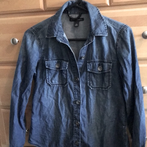 Banana Republic Chambray Utility Shirt, size XS. Great Used Condition. - Picture 9 of 10